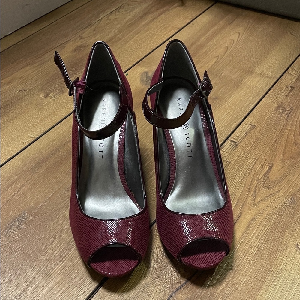 Karen Scott Maroon Peep Toe Heels